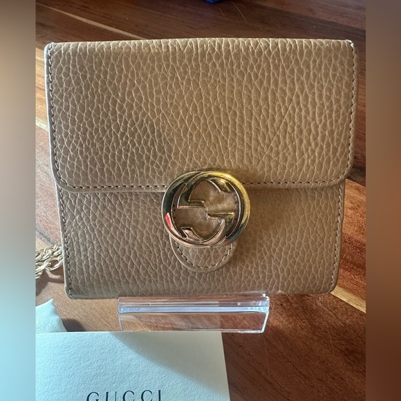 Gucci Beige Trifold Wallet with Gold Accent with gold Chain, Box and Dust Bag - Picture 2 of 11